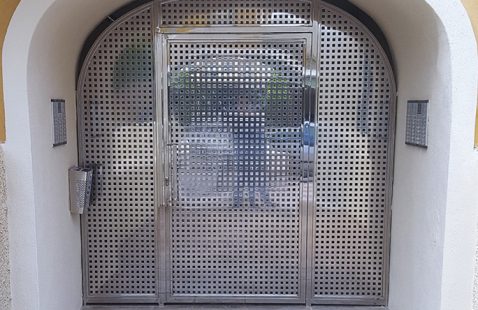 Puerta de Acero Propiedad Privada